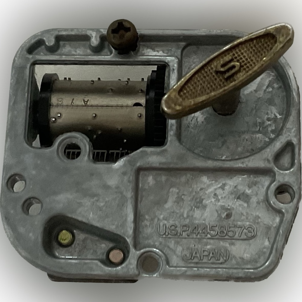 Music Box Mvmt Wind Up Mechanism Plays Somewhere My Love (Lara’s Theme) Zhivago